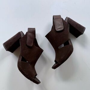 Pedro Garcia Yan Block Heel Sandal in Chocolate Brown Suede Size 36